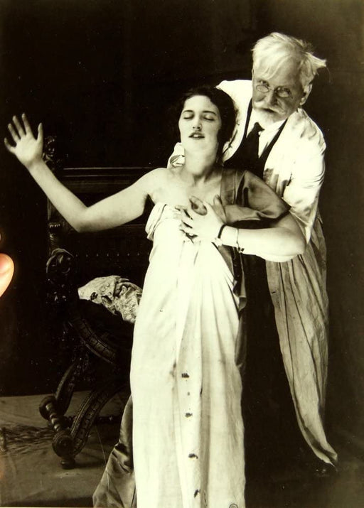 Alphonse Mucha 'The Studio' Reproduction Vintage 250gsm A4 & A3 Classic Art Nouveau Poster Print wall art poster – printed in Yorkshire